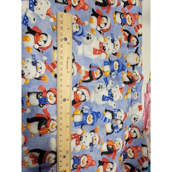 Penguin Christmas fabric cotton quilting fabric snow what fun Fat Quarter 18x22 - Picture 3 of 3